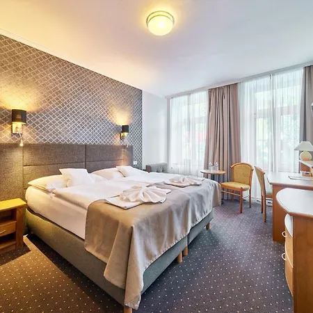 Adam Hotel