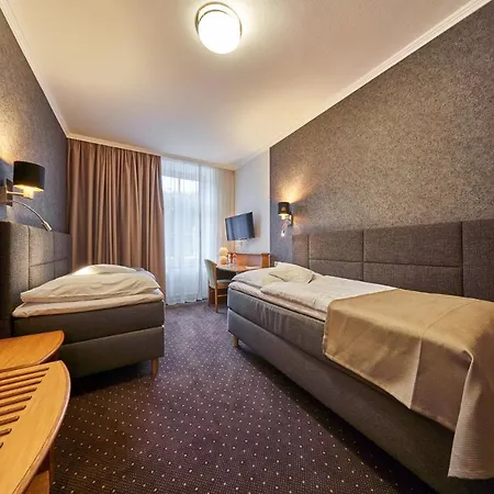 Adam Hotel
