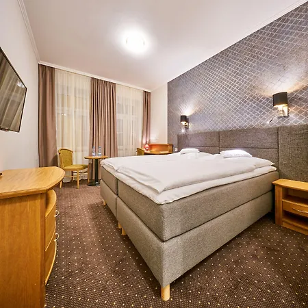 Hotel Adam 4*