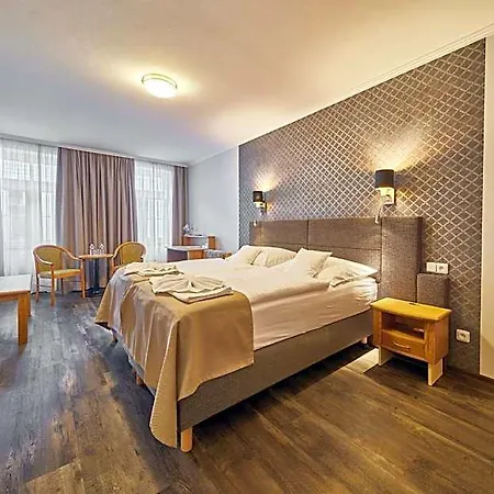Adam Ξενοδοχείο 4*