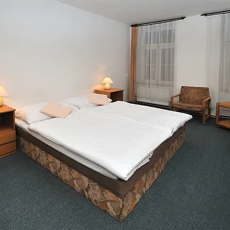 Adam Hotel