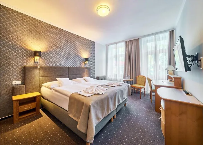 Adam Hotel